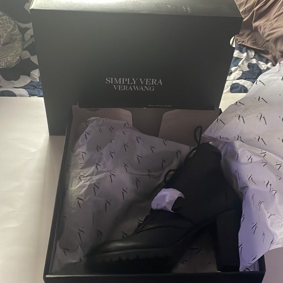 Vera Wang Shoes - ❤️HOST PICK❤️NWT VERA WANG BOOTS